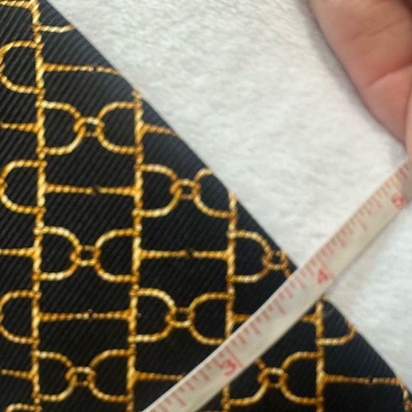 Brooks Brothers Men Black Gold Chain Print 100% Silk Necktie Handmade In USA - Picture 5 of 5